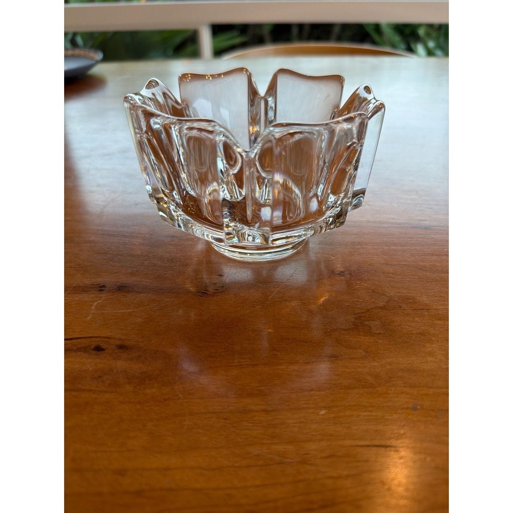 Signed Orrefors Crystal Corona Bowl by Lars Hellsten 4"